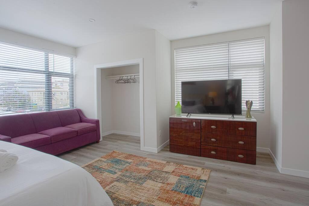Apartment Comfy With Cali King Size Mattress San Diego