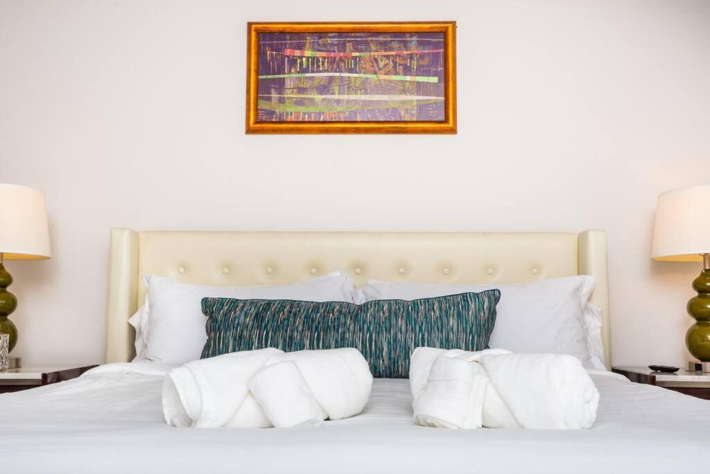 Comfy With Cali King Size Mattress Apartment