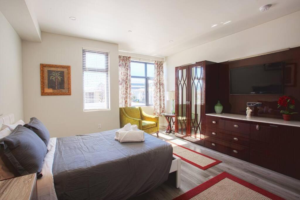 Centrally Located Cozy In Sd