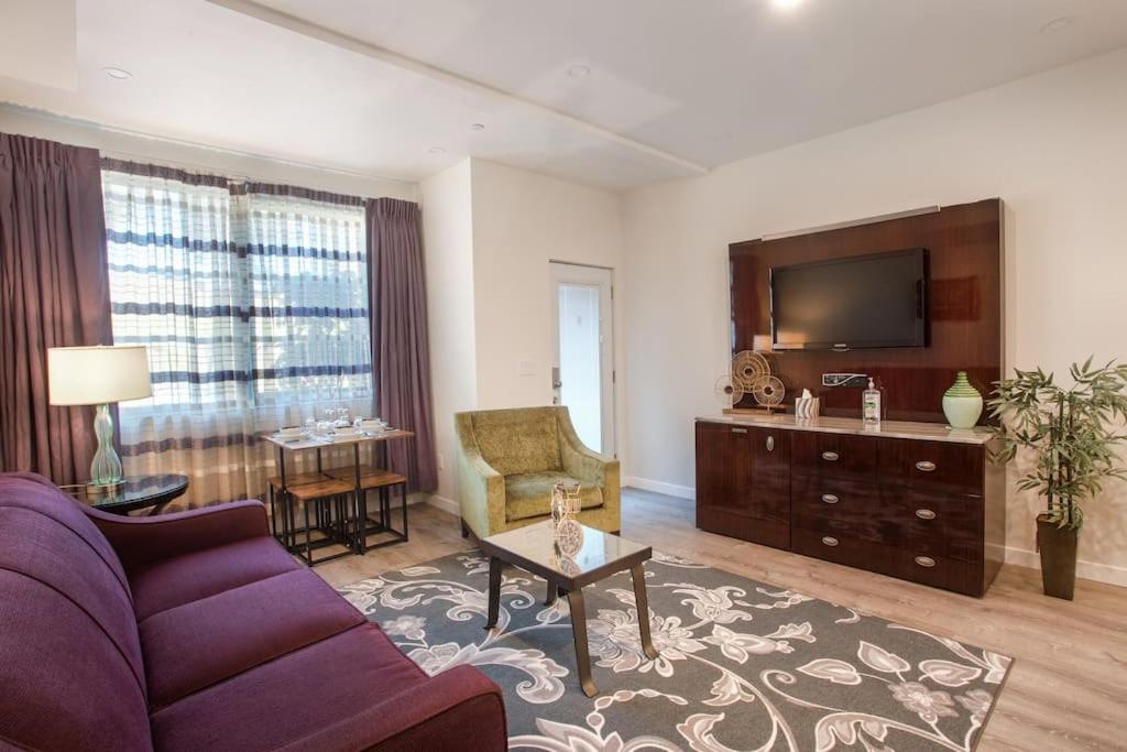 1-bedroom With Cali King Size Bed In * San Diego