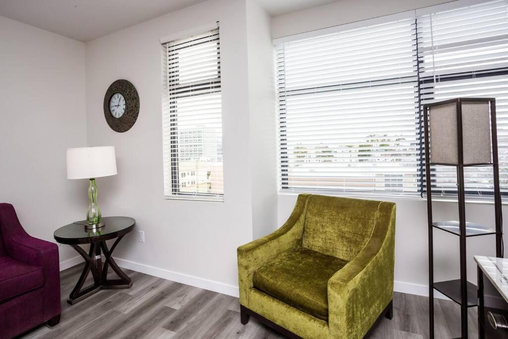 Inn One Bedroom With Luxurious Furnitures *