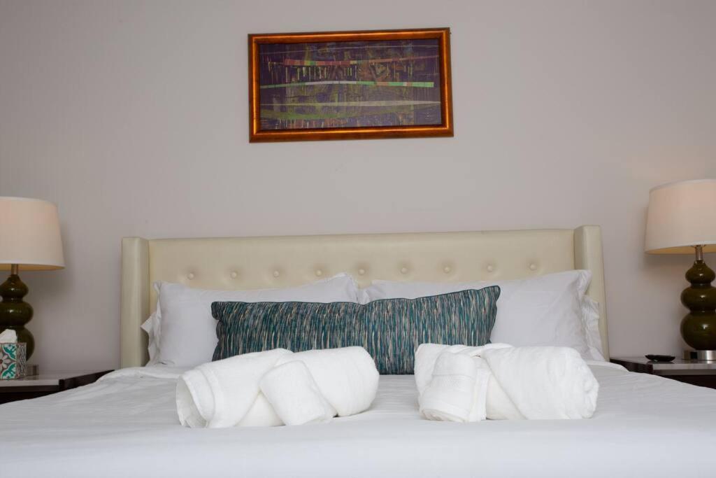 Comfy With Cali King Size Mattress Apartment