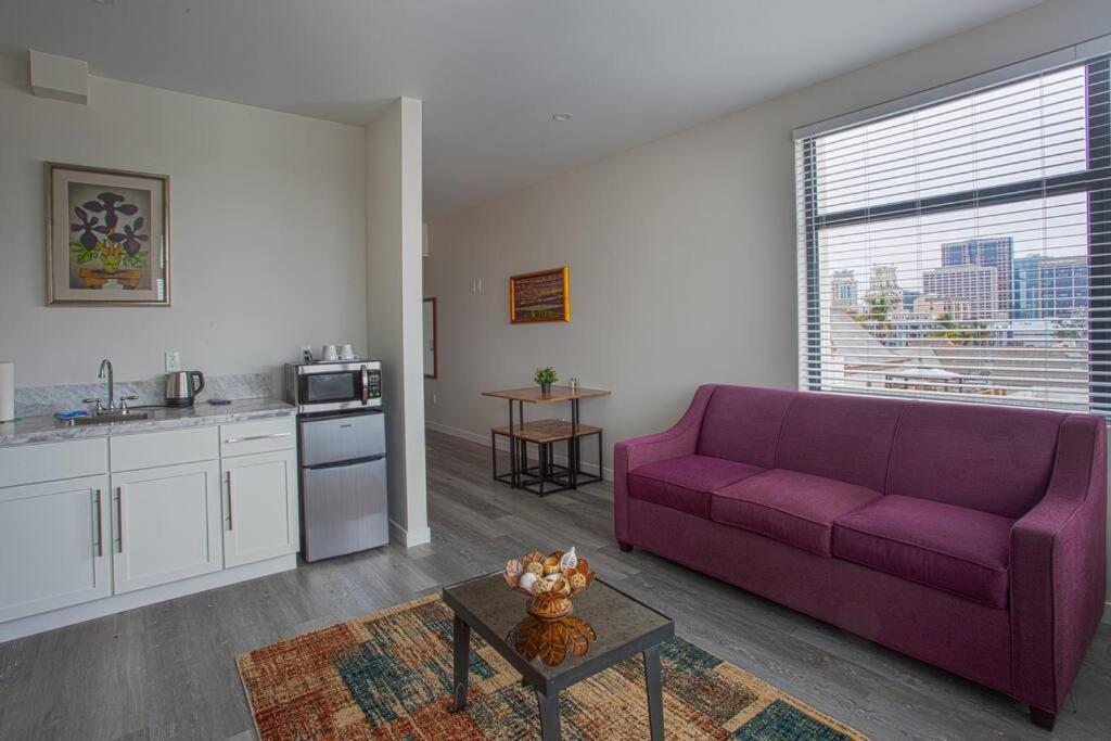 Cali King Size One Bedroom Luxurious In Dtsd