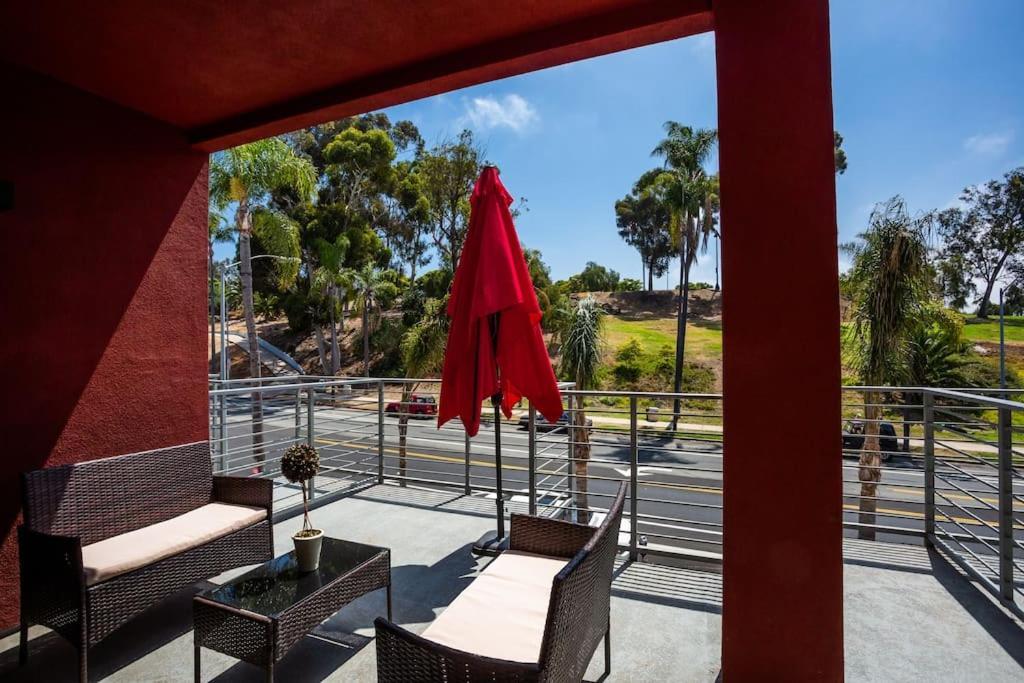 Cute With Large Balcony And Great Park View Inn