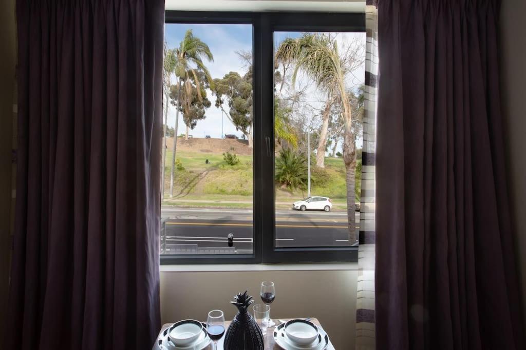 Luxurious One Bedroom With Balboa Park View Apartment