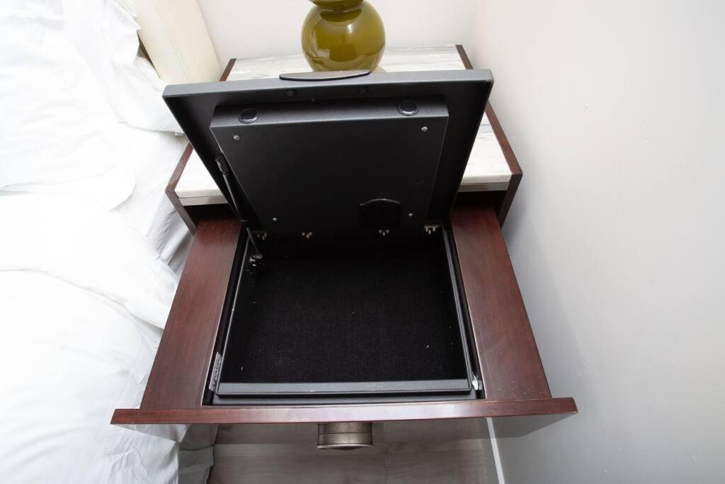 Comfy With Cali King Size Mattress Apartment San Diego