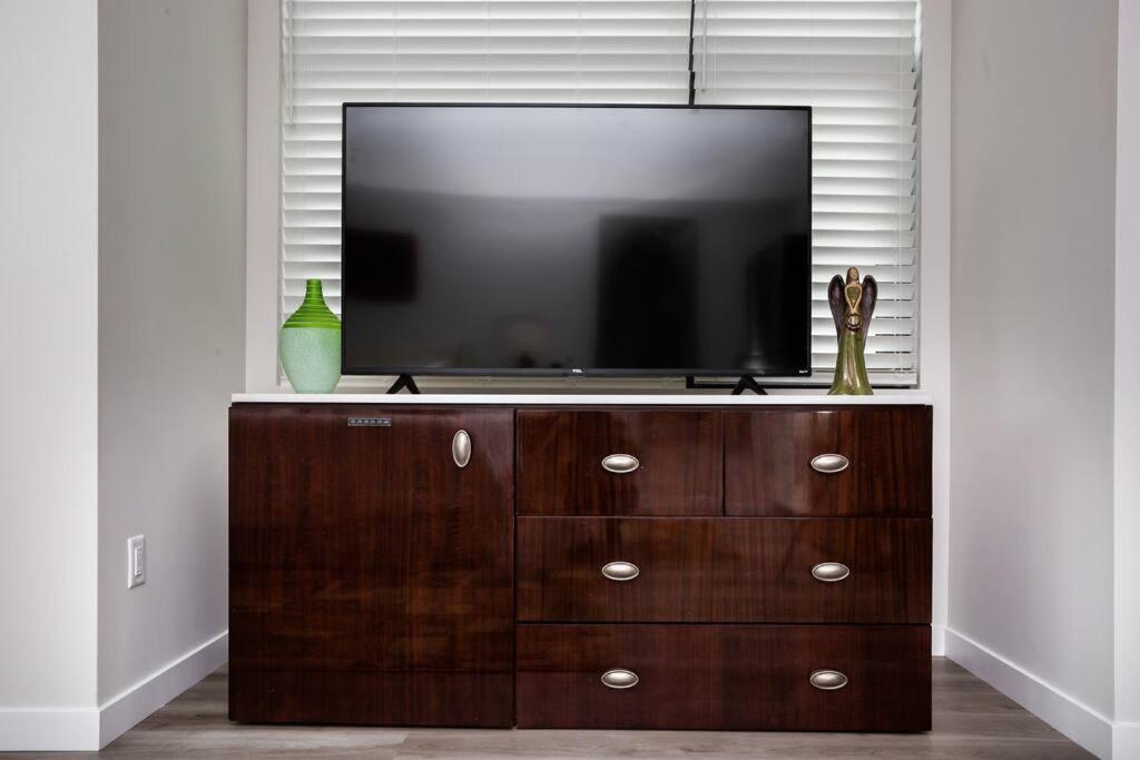 Comfy With Cali King Size Mattress Apartment *
