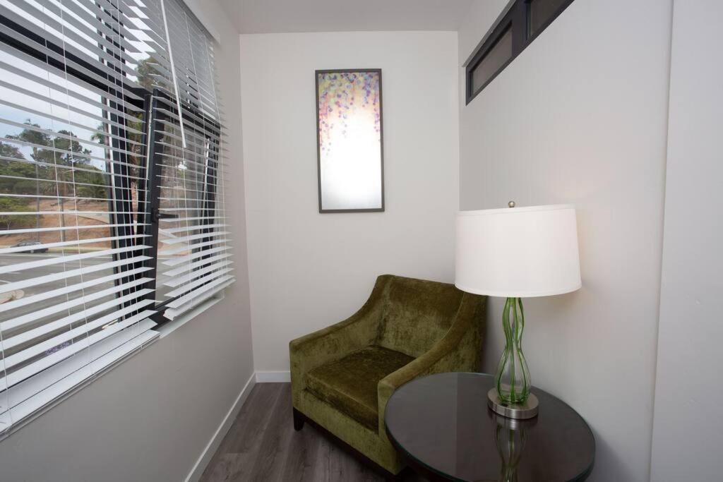 Comfy With Cali King Size Mattress Apartment San Diego