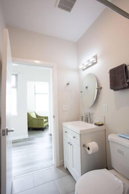 Comfy With Cali King Size Mattress Apartment San Diego