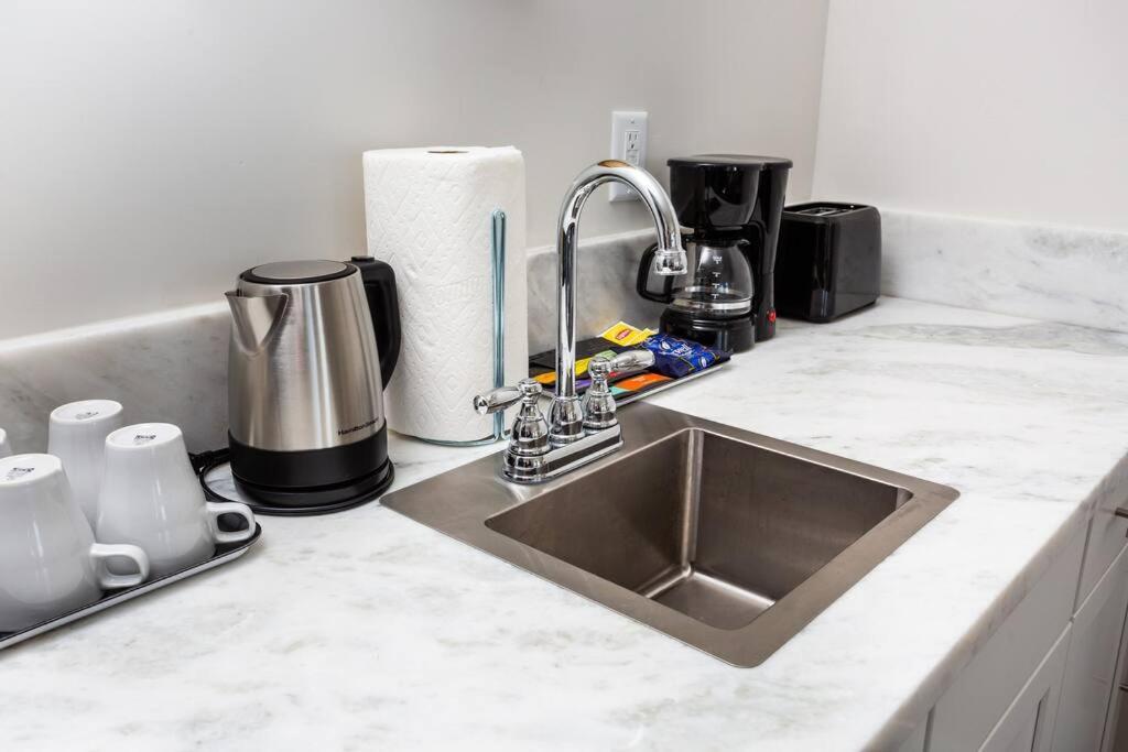 Centrally Located Cozy In Sd Apartment *