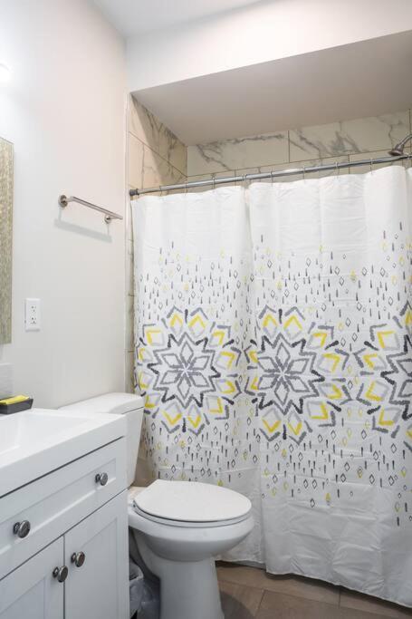 Centrally Located Cozy In Sd Apartment *