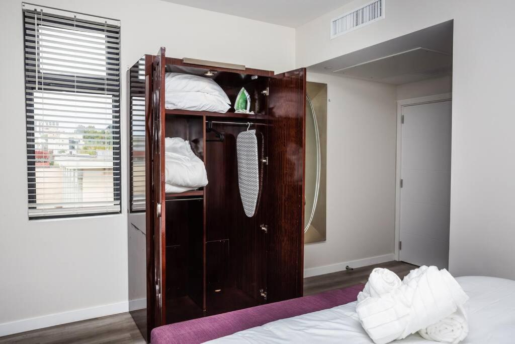 Inn One Bedroom With Luxurious Furnitures