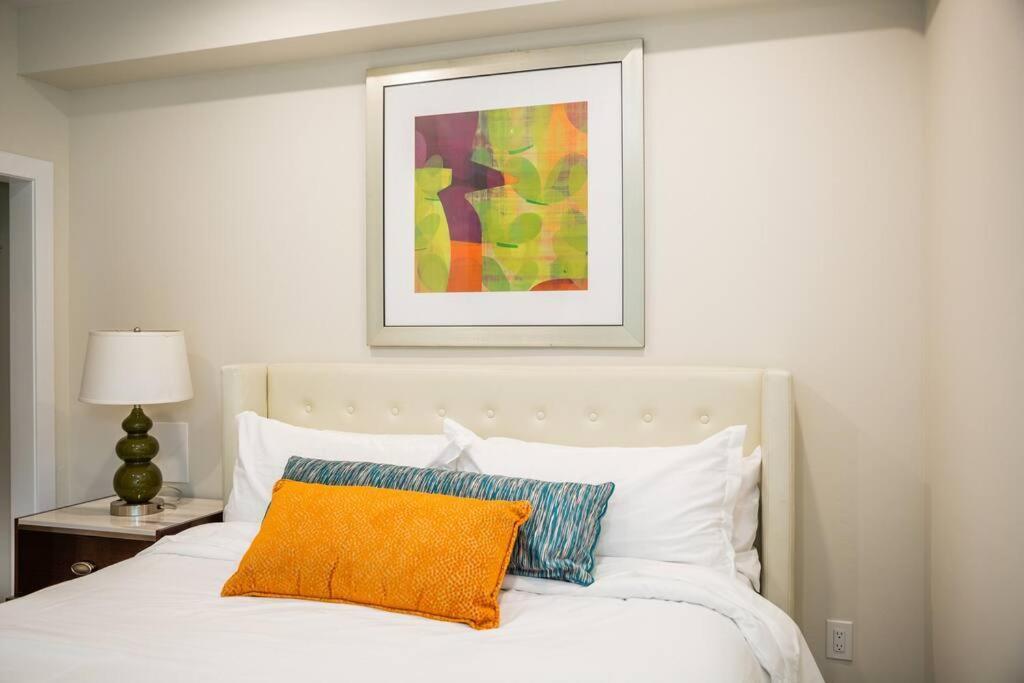 Luxurious One Bedroom With Balboa Park View Apartment *