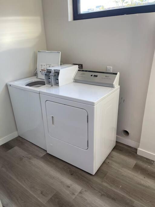 One Bedroom With Luxurious Furnitures Inn San Diego