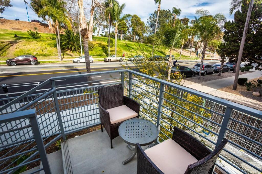 Luxurious One Bedroom With Balboa Park View Apartment *