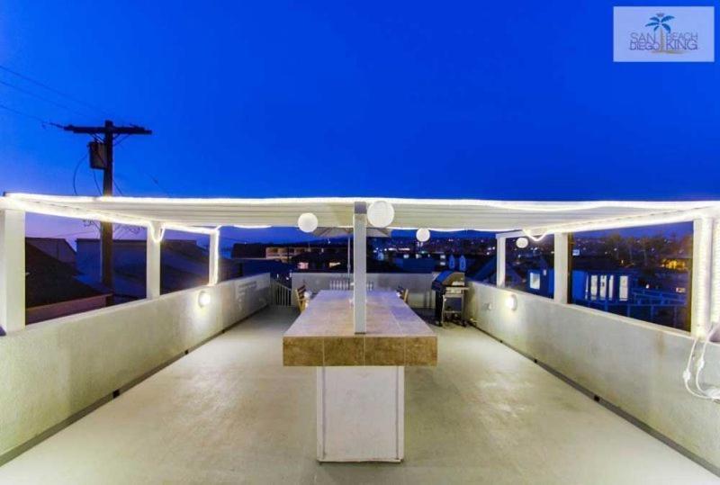 200-surf Stars Penthouse San Diego