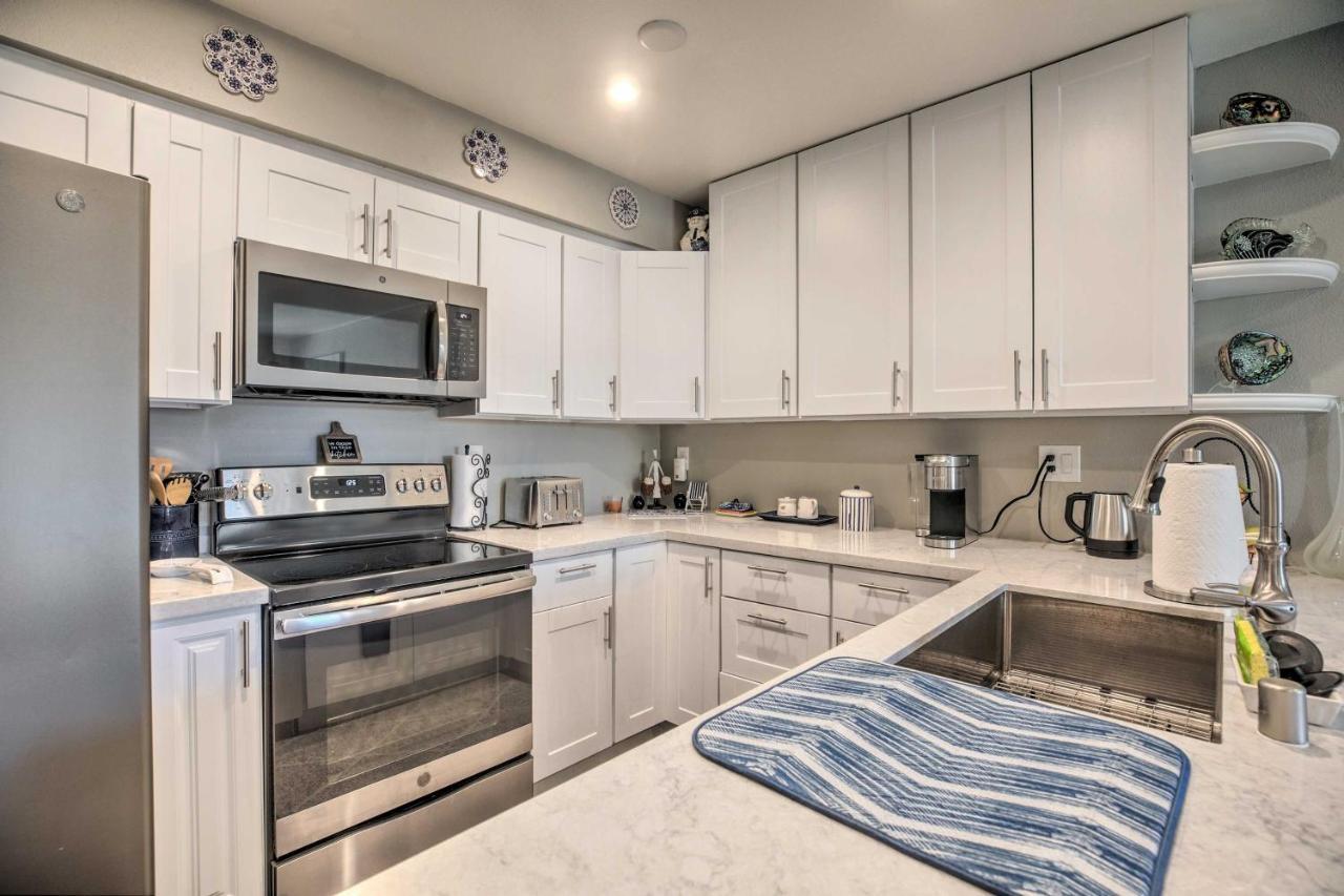 Apartment Contemporary Gem With Community Pool! San Diego