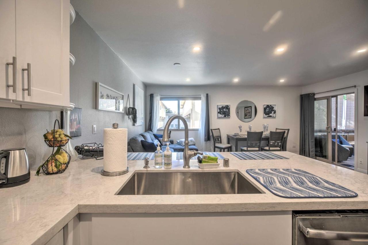 Apartment Contemporary Gem With Community Pool!