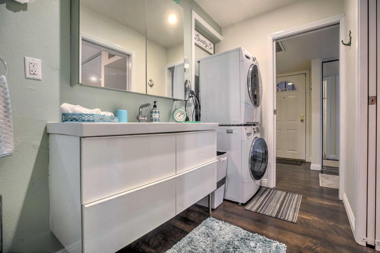 Contemporary Gem With Community Pool! Apartment San Diego