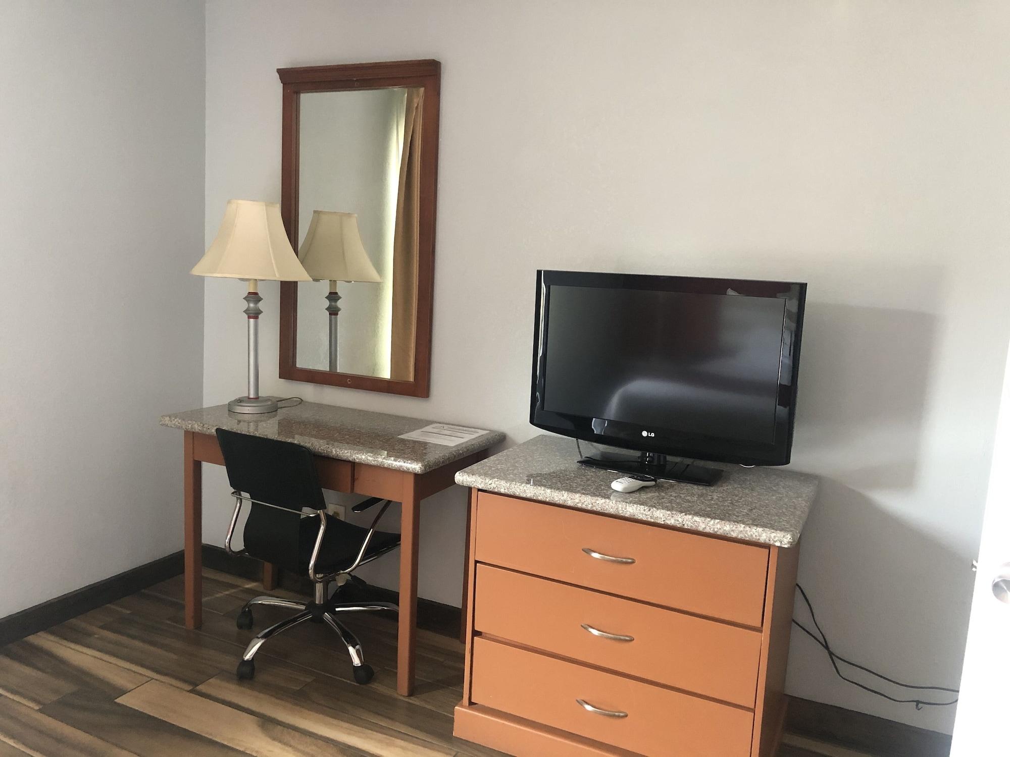 Ramada By Wyndham Near Seaworld / Mission Beach 2*