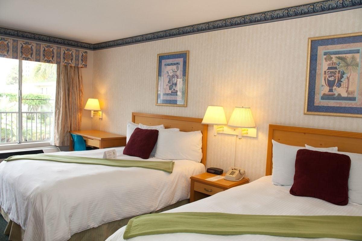 Motel Bay And 2*