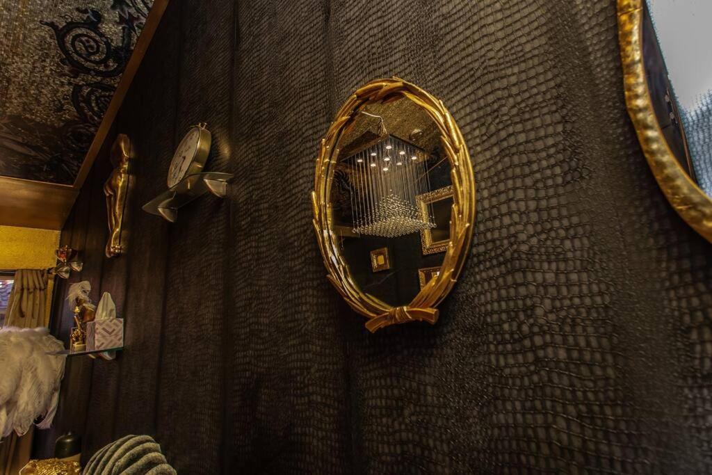 Apartment Gatsby Opulance In Old Town Near Marine Base