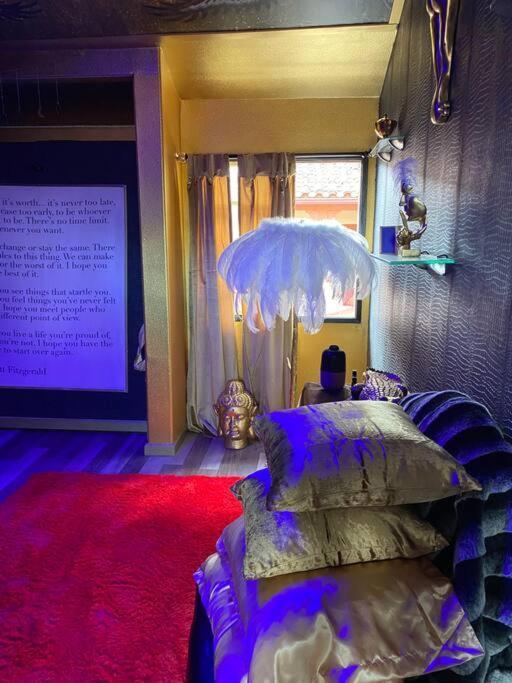 Gatsby Opulance In Old Town Near Marine Base Apartment San Diego