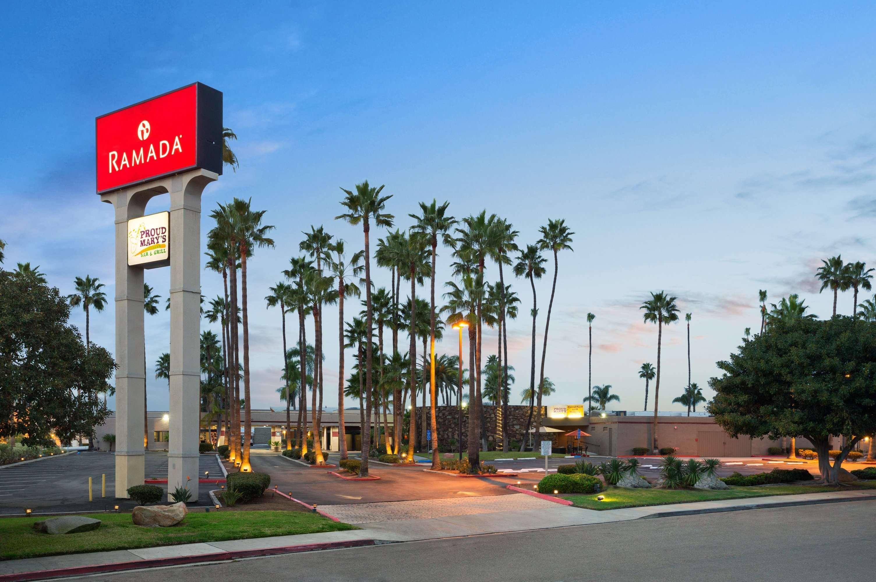 Hotel Ramada By Wyndham North & Conference Center