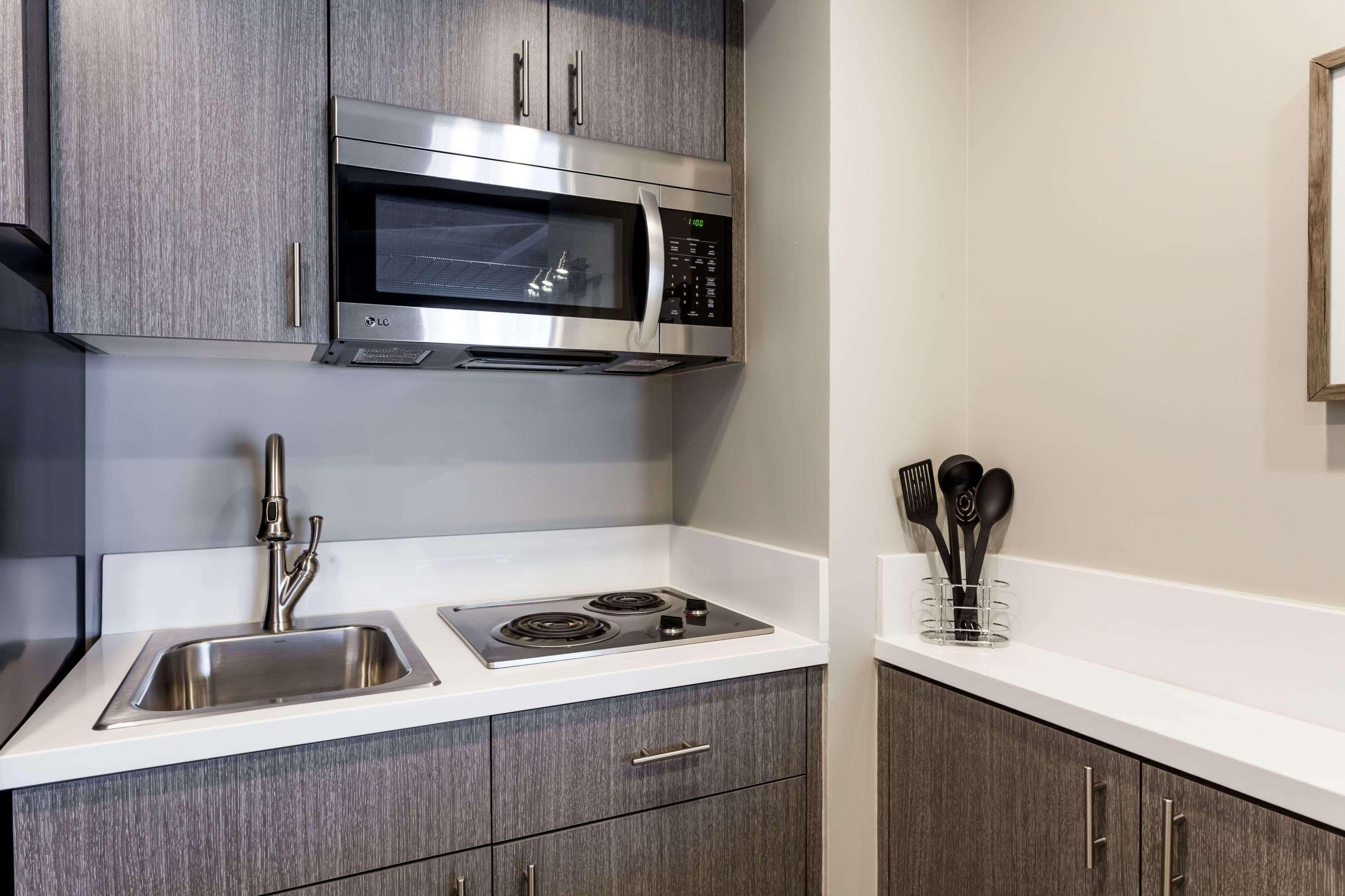 Ramada By Wyndham North & Conference Center