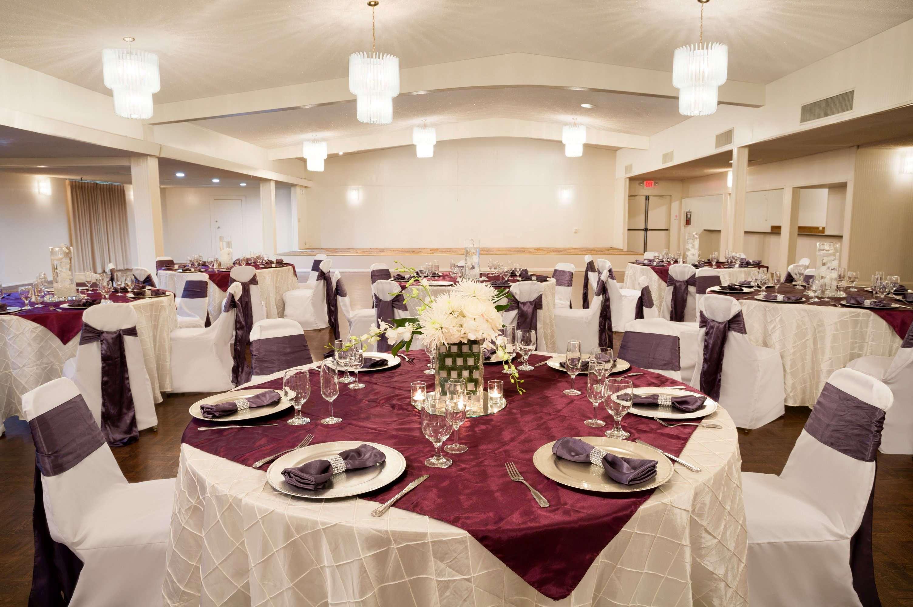Ramada By Wyndham North & Conference Center Hotel