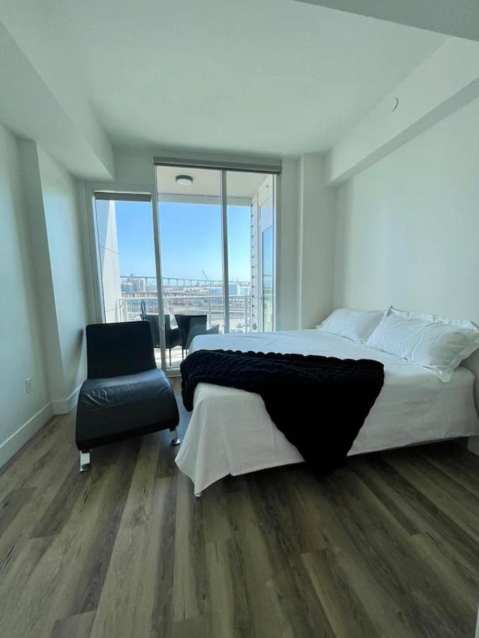 Luxury Designer With Rooftop Pool, Gym Apartment San Diego