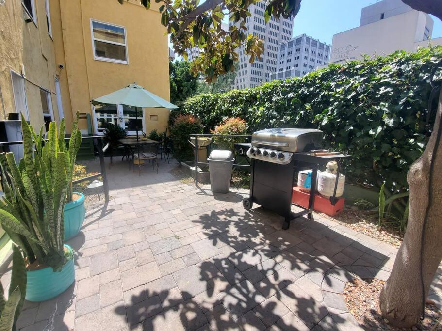 Artistic Paradise Studio With Balcony Near Downtown San Diego! Perfect For Travelers And Couples! Apartment