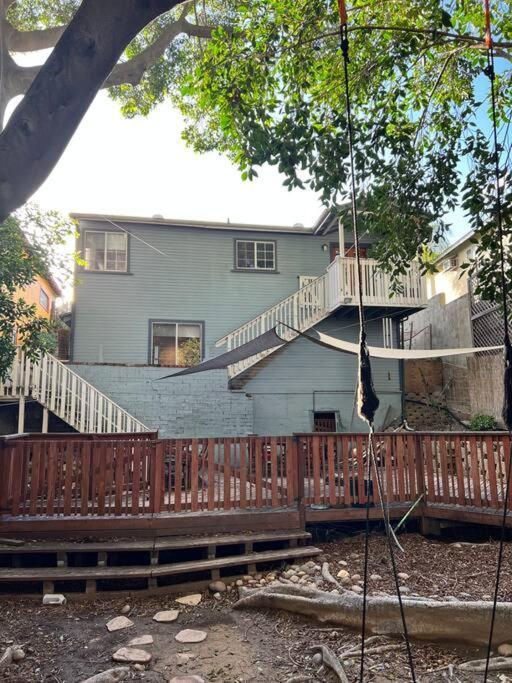 Lower Duplex, Huge Yard, Fenced Holiday home San Diego
