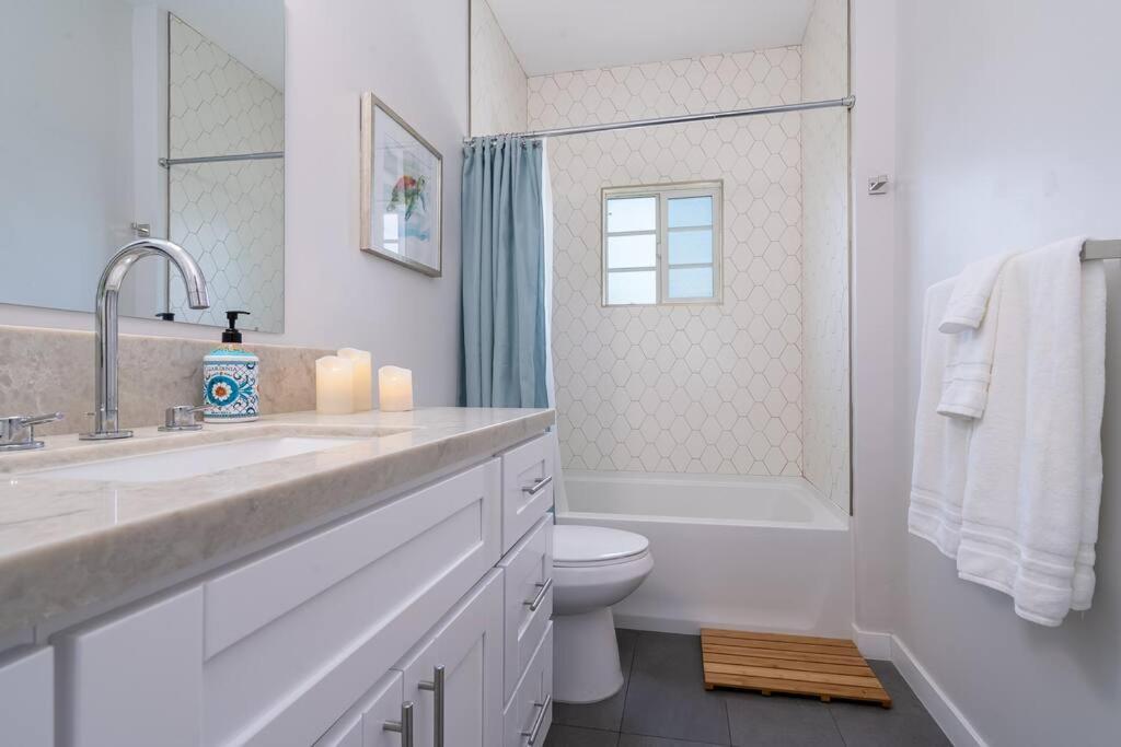 Fabulous New 4br/3ba House In Mission Hills San Diego