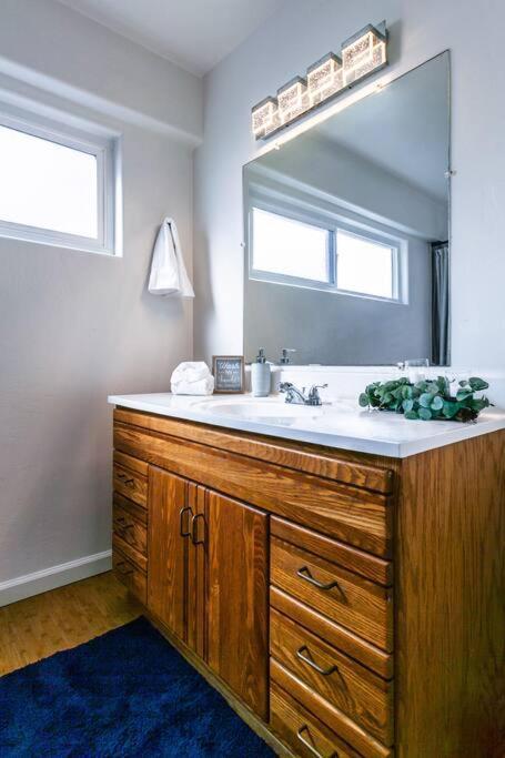 Crown Point Beach Retreat *