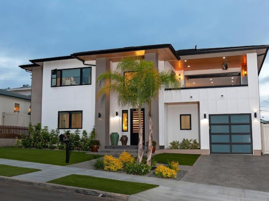 Casa De Lomas By The Holiday home *