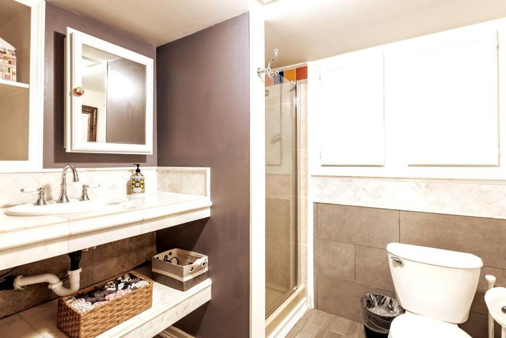 Nagy's Artsy For 8 With Jacuzzi & Fireplace Holiday home San Diego