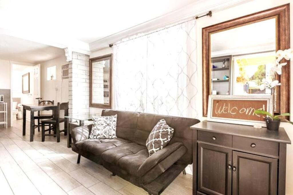Nagy's Artsy For 8 With Jacuzzi & Fireplace