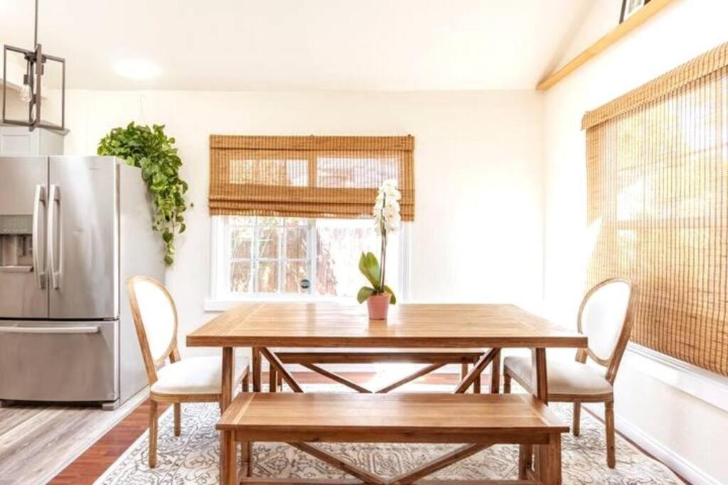 Nagy's Artsy For 8 With Jacuzzi & Fireplace Holiday home *