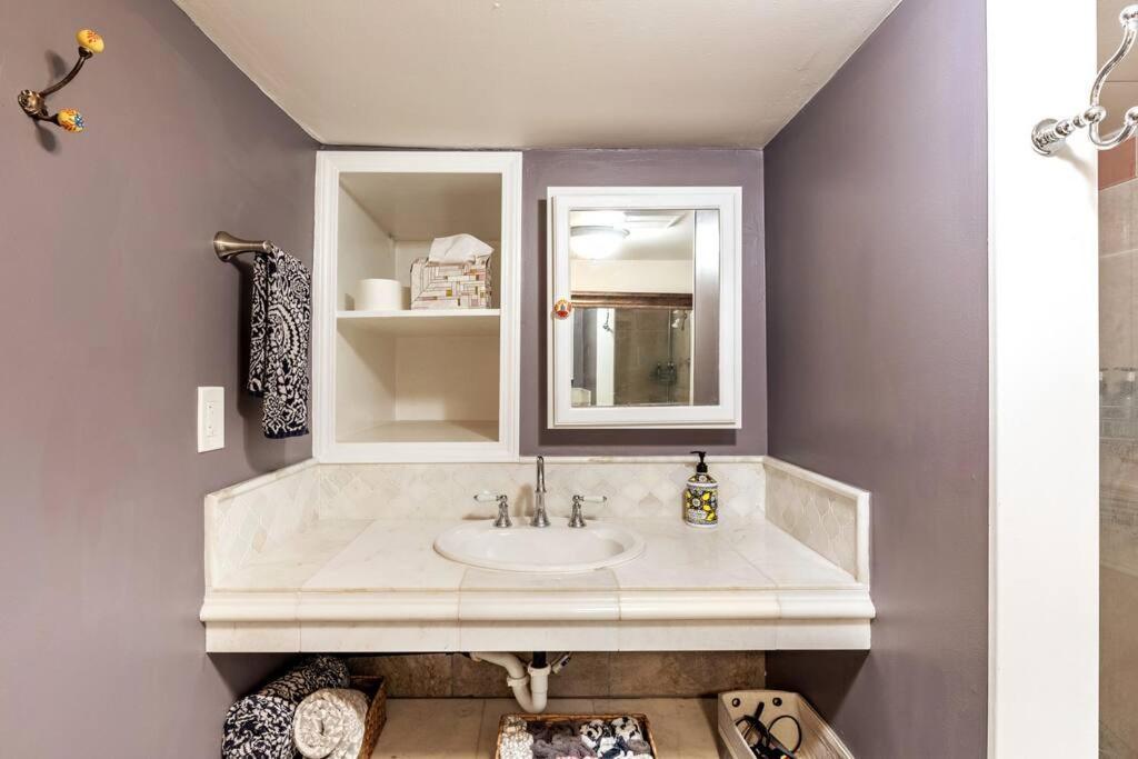Nagy's Artsy For 8 With Jacuzzi & Fireplace San Diego