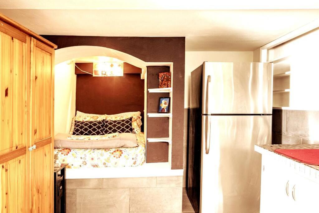 Nagy's Artsy For 8 With Jacuzzi & Fireplace San Diego
