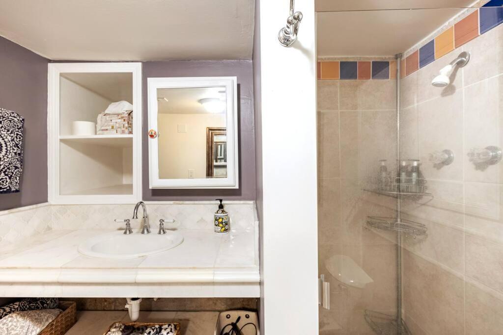 Nagy's Artsy For 8 With Jacuzzi & Fireplace Holiday home *