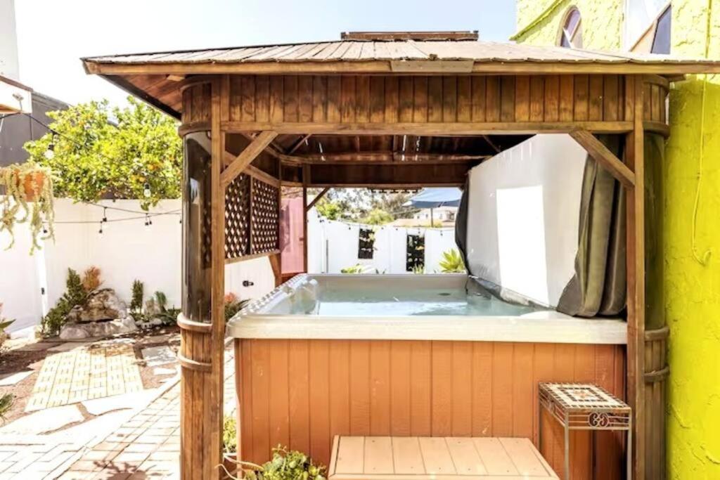Holiday home Nagy's Artsy For 8 With Jacuzzi & Fireplace San Diego