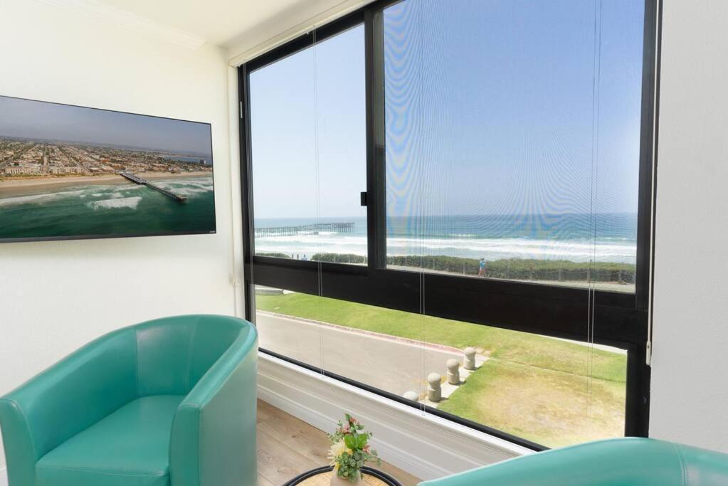 Sunny Front 2br On The Water Holiday home