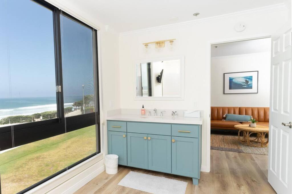 Sunny Front 2br On The Water San Diego