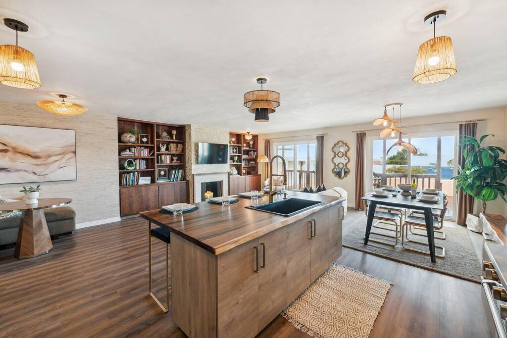 Luxurious La Jolla W/ Ocean Views! * San Diego