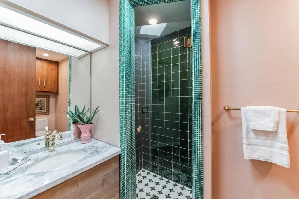 Luxurious La Jolla W/ Ocean Views! Holiday home San Diego