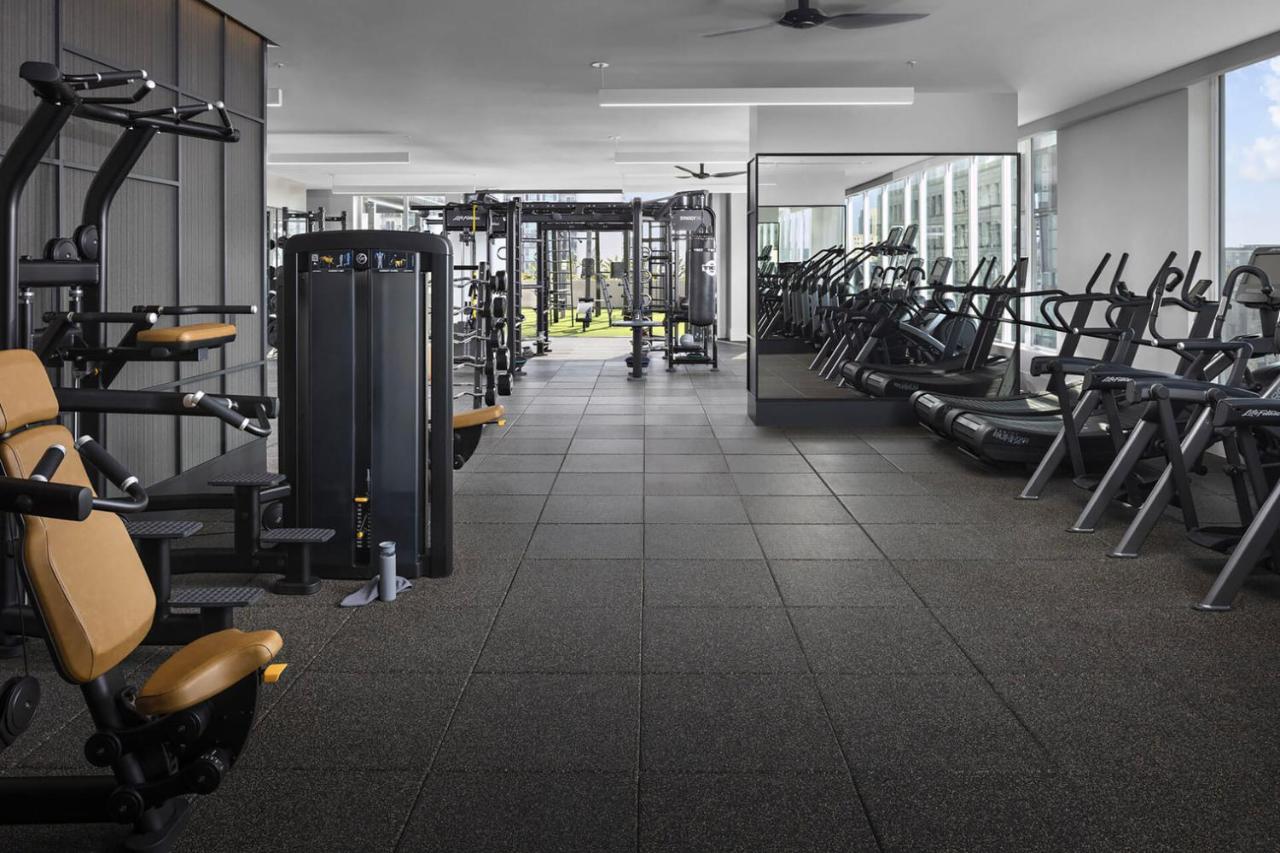 Gaslamp 1br W Gym Sauna Wd Nr Shops San-2 *