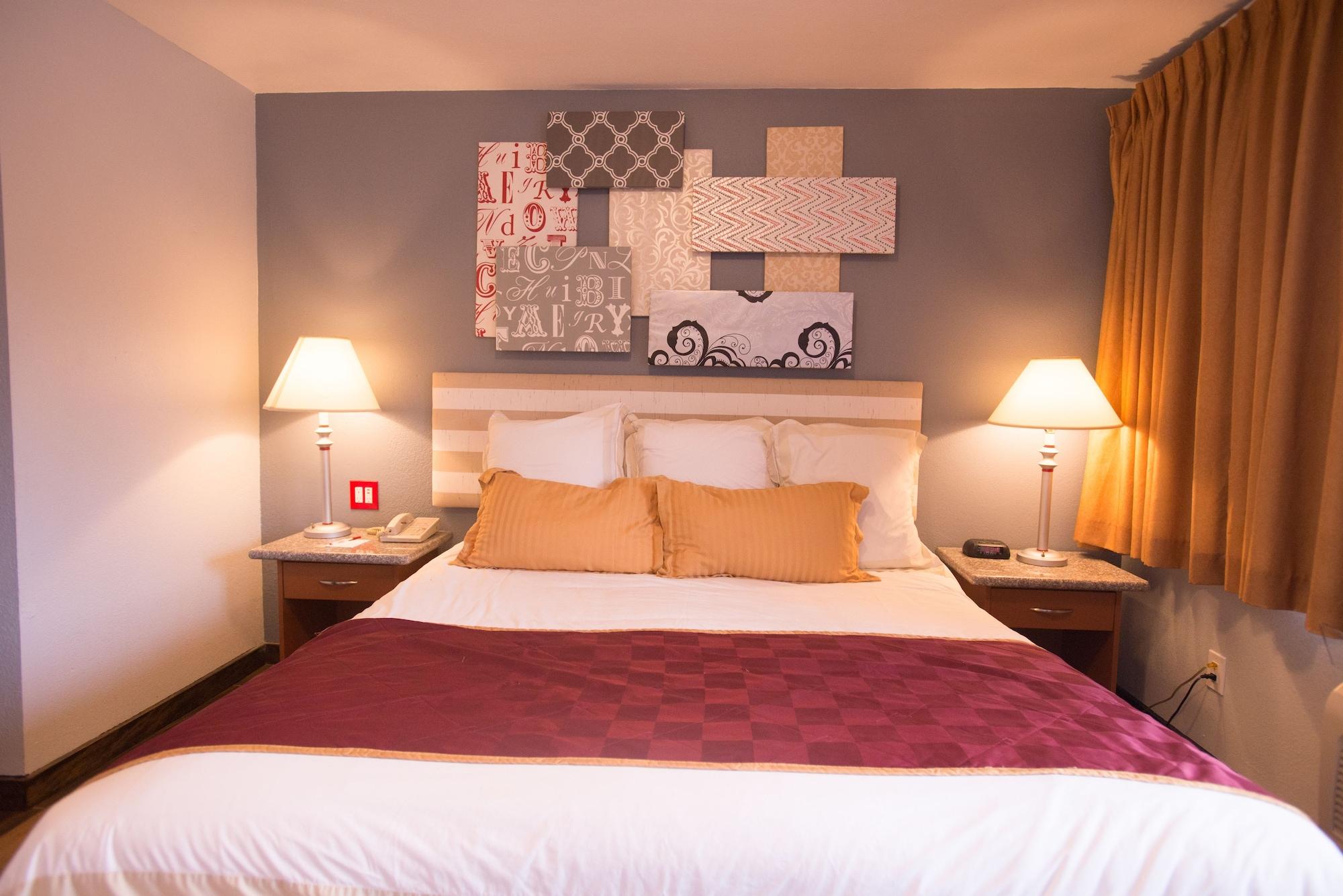 Ramada By Wyndham Near Seaworld / Mission Beach 2*