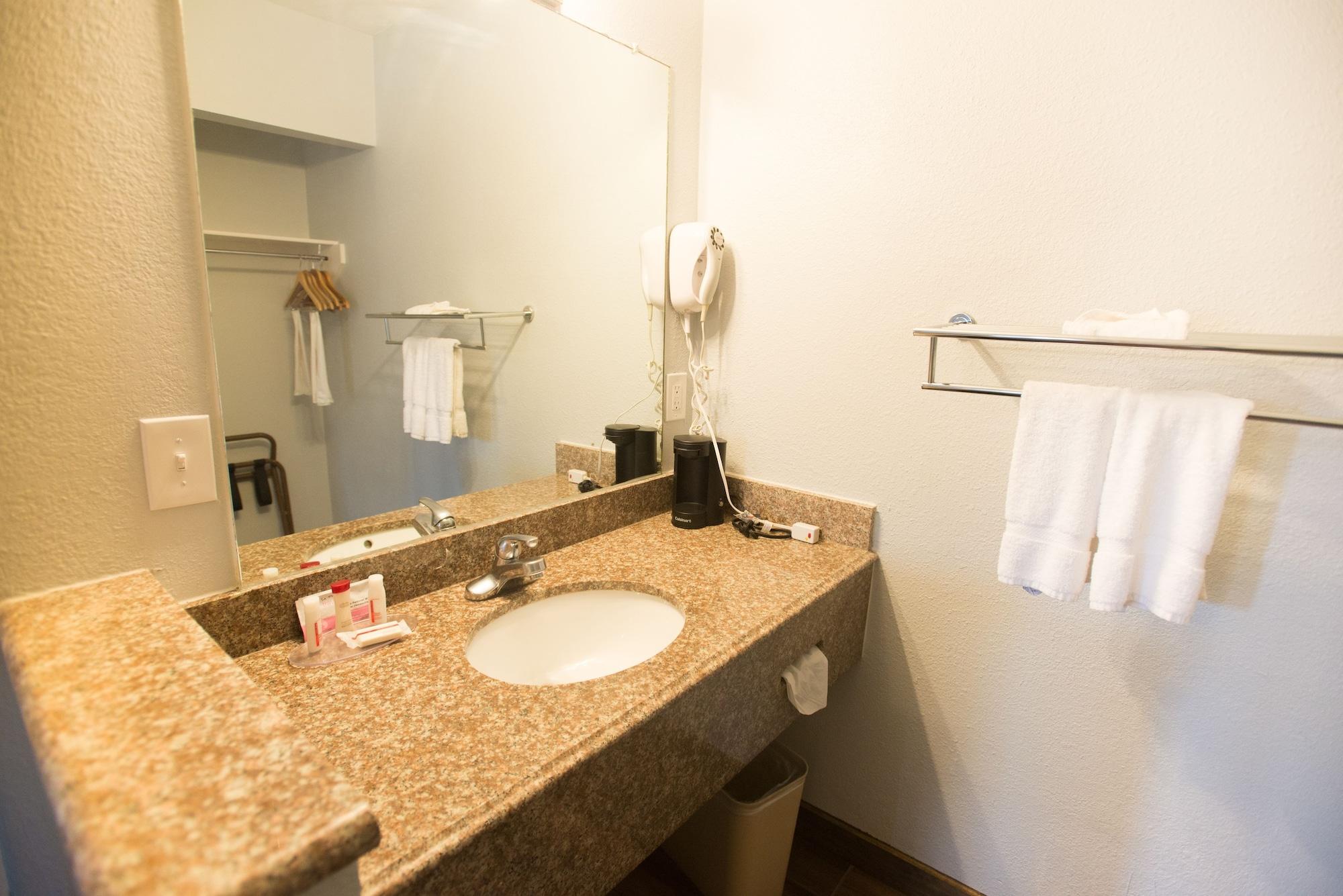 Ramada By Wyndham Near Seaworld / Mission Beach Hotel San Diego
